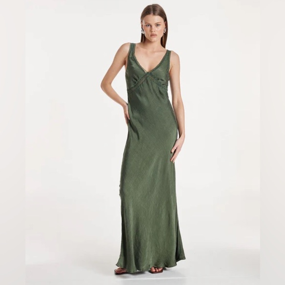 NWT Madison The Label V Neck Forrest Green Maxi Slip Dress With Lace Trim